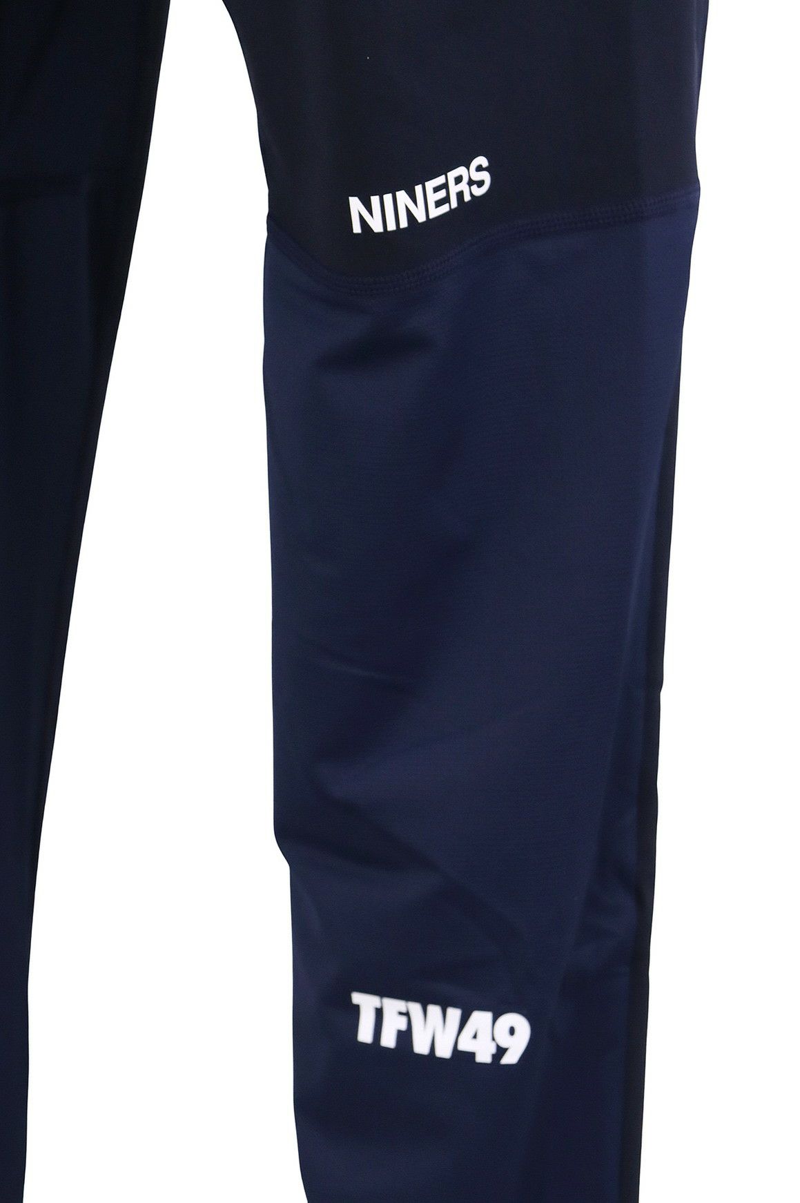 ティーエフダブリューフォーティーナインのパンツ