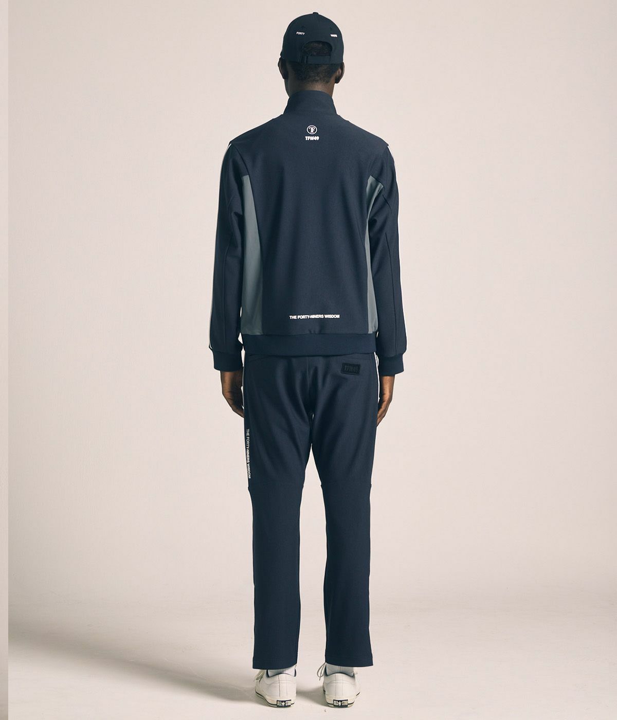 ティーエフダブリューフォーティーナインのパンツ