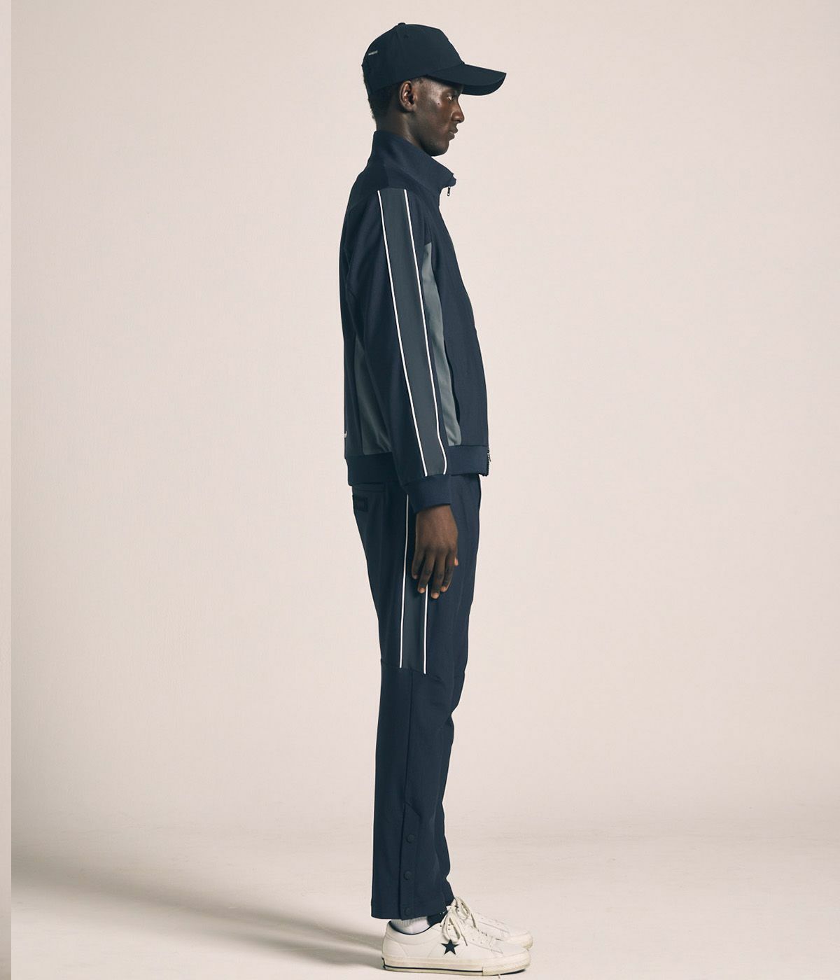 ティーエフダブリューフォーティーナインのパンツ