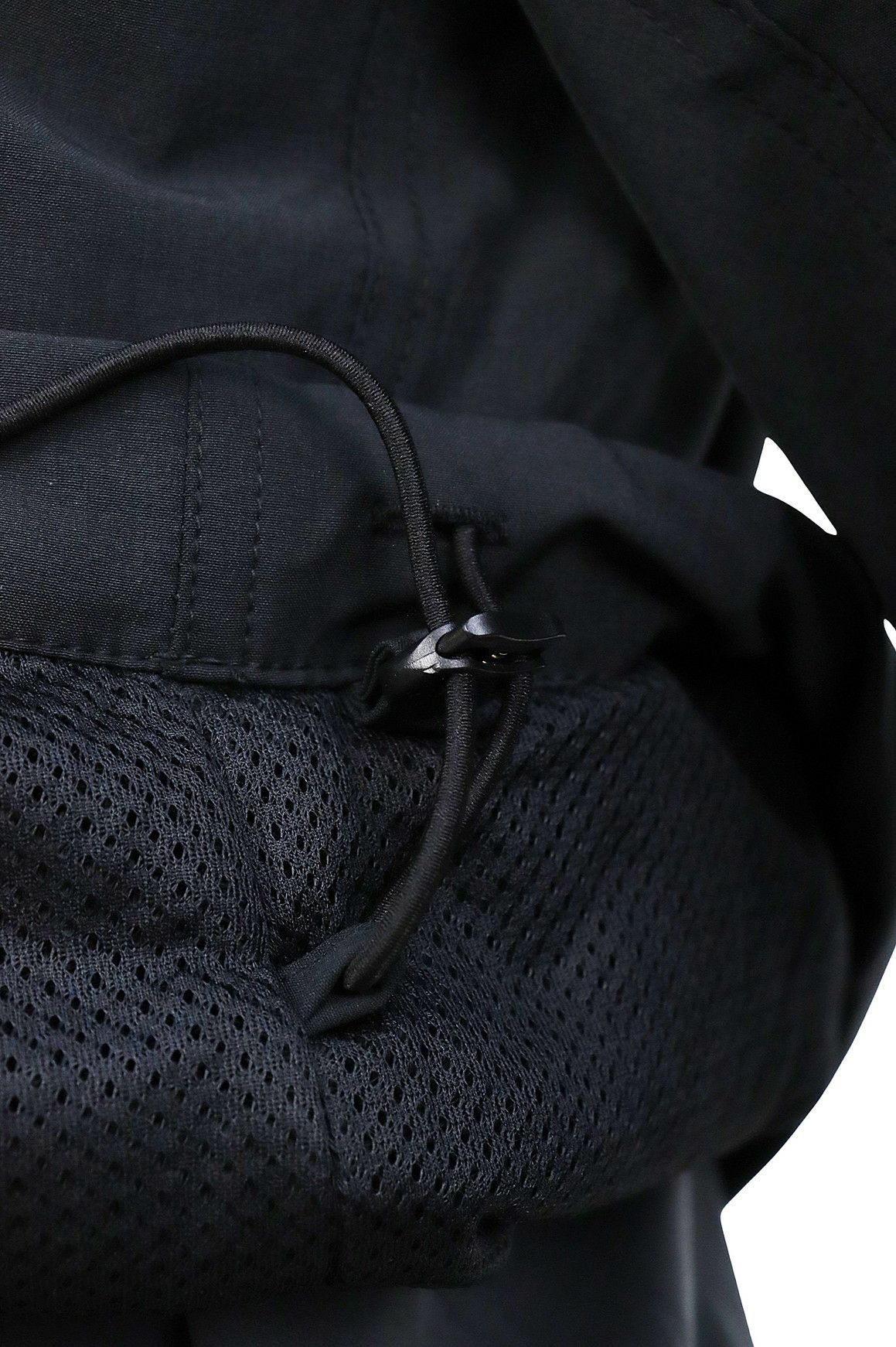 ピンのブルゾン