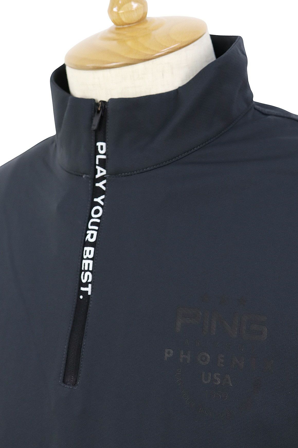 ピンのブルゾン