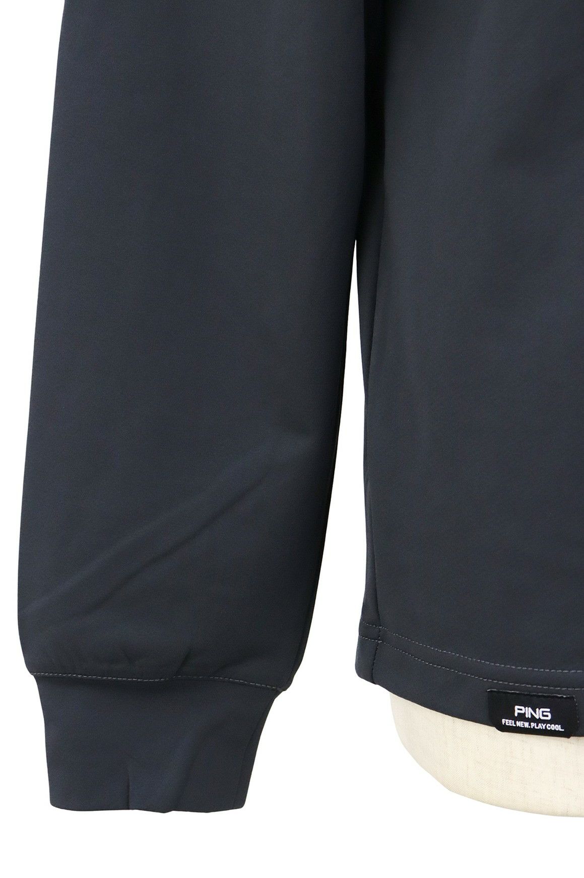 ピンのブルゾン