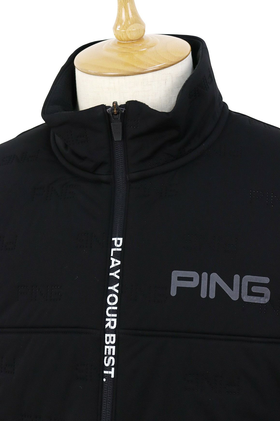 ピンのブルゾン