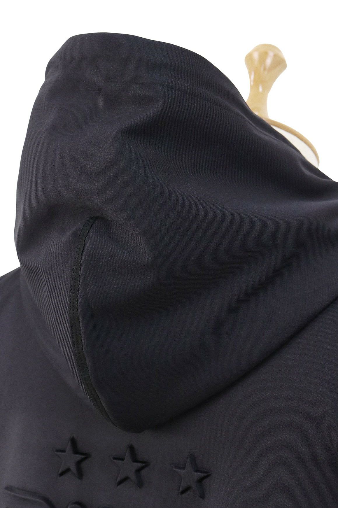 ピンのブルゾン