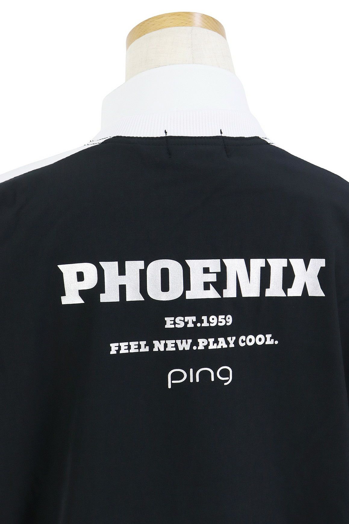 ピンのブルゾン