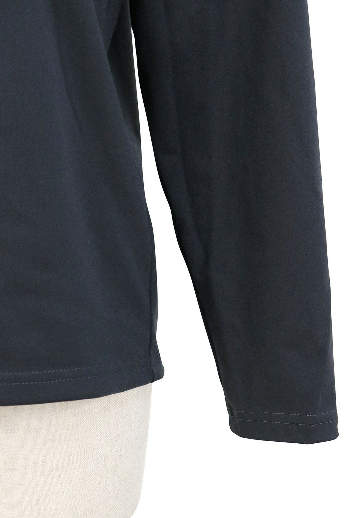 ピンのブルゾン