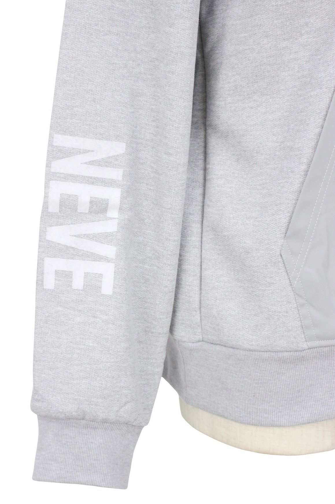 ラウラフェリーチェのパーカー