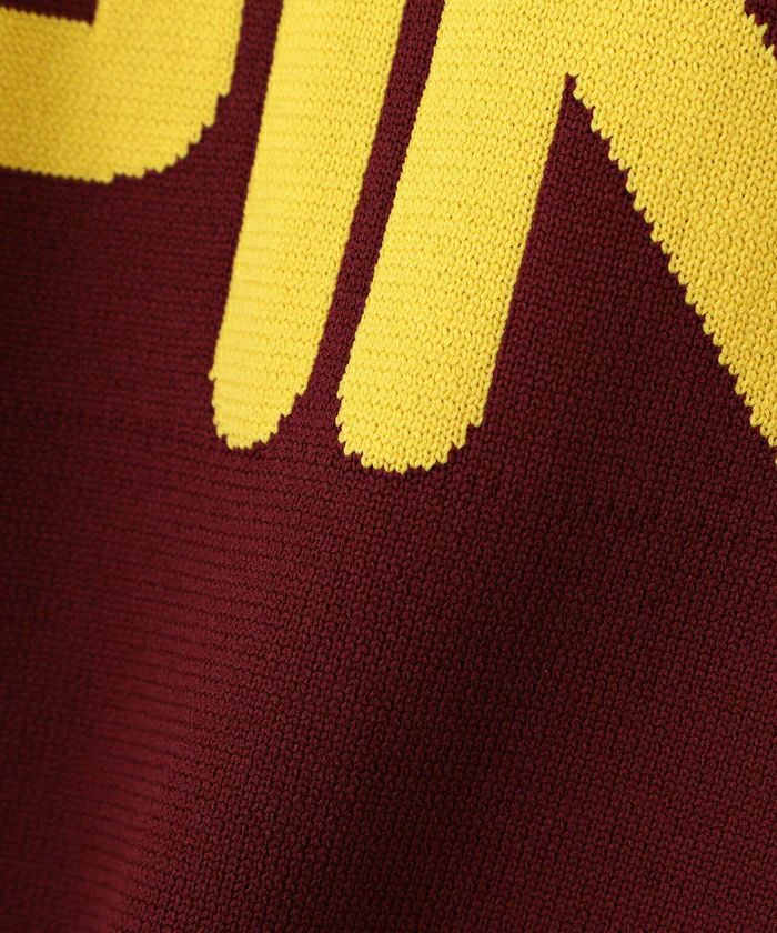 ピンのセーター