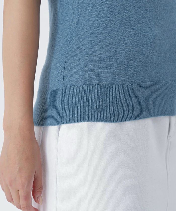 ピンのポロシャツ