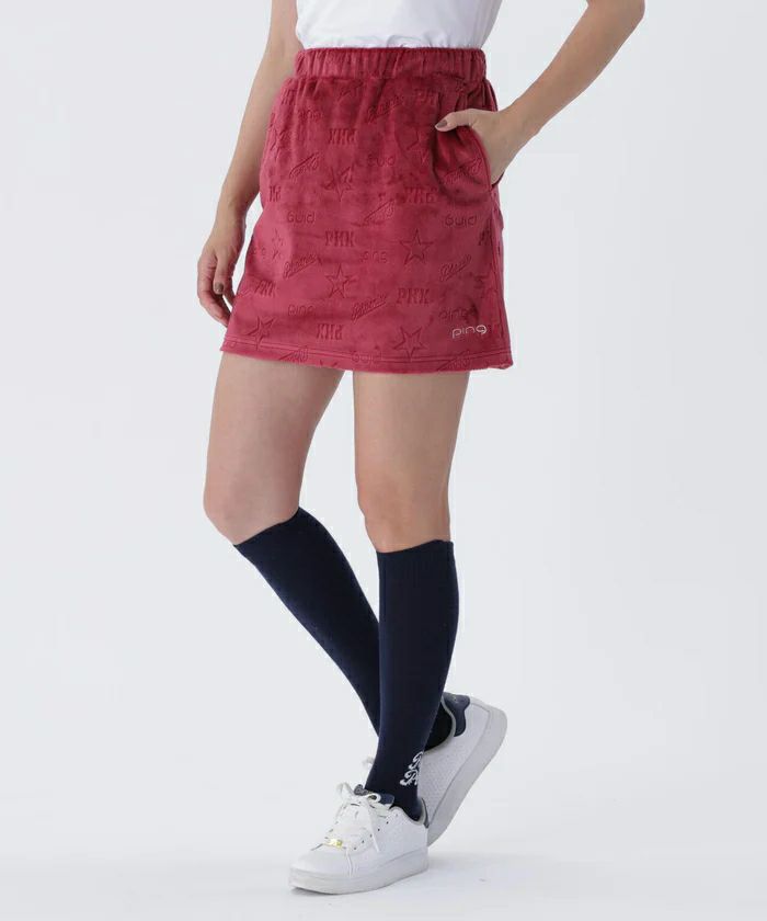 ピンのスカート