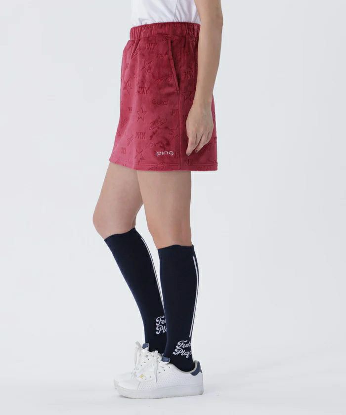 ピンのスカート