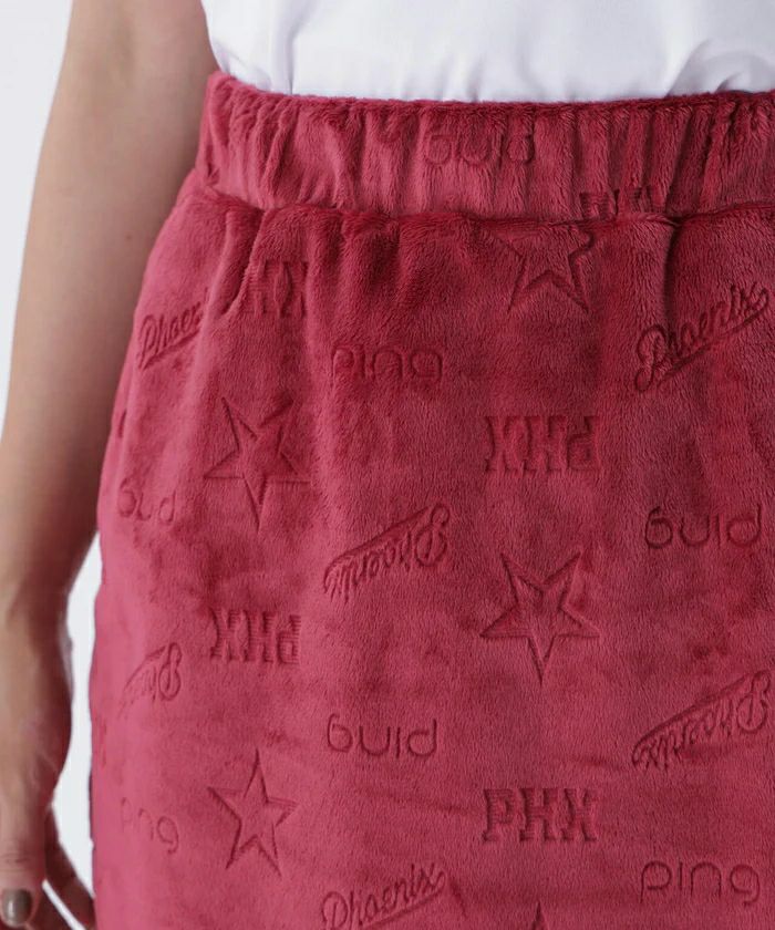 ピンのスカート