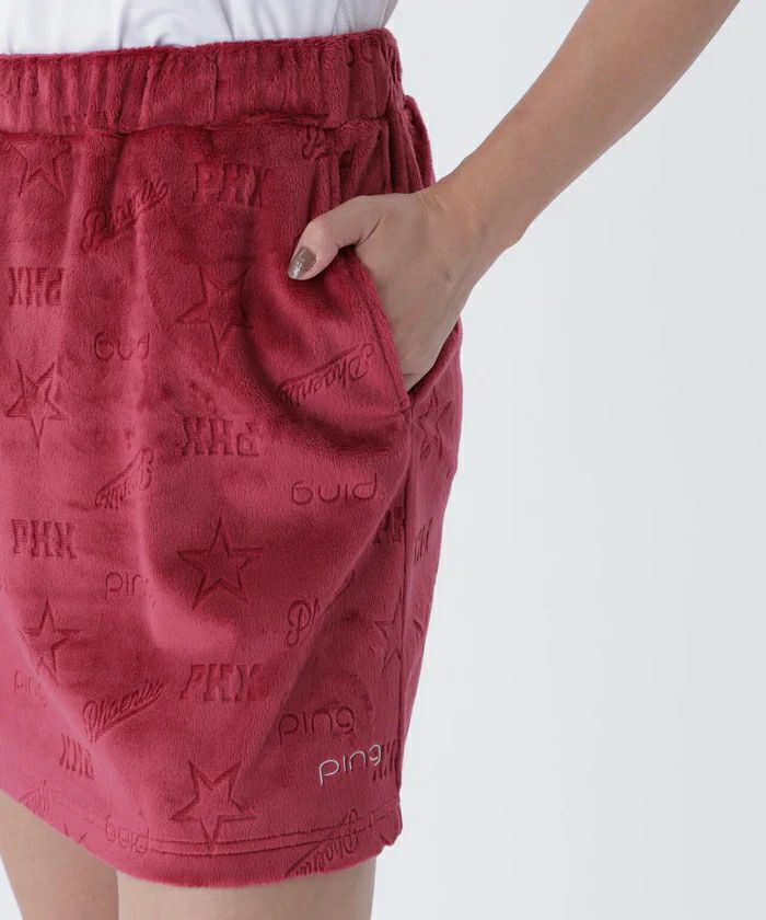 ピンのスカート