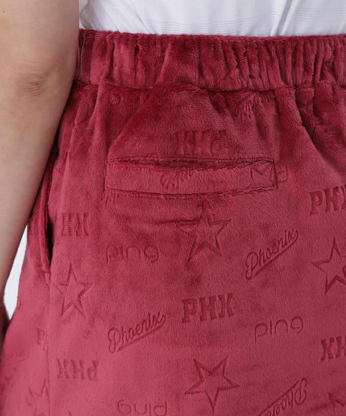 ピンのスカート