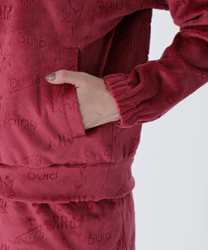 ピンのブルゾン