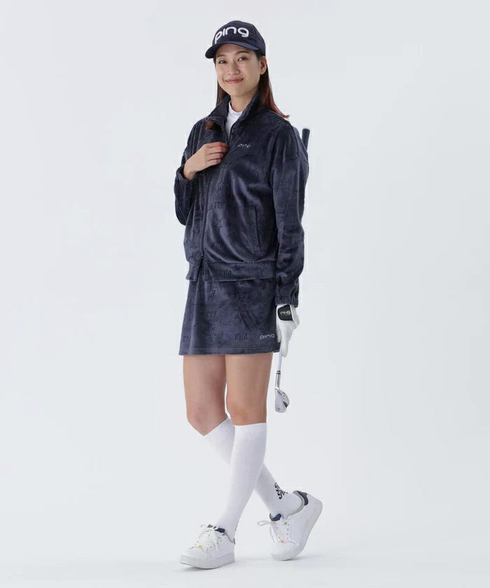 ピンのブルゾン