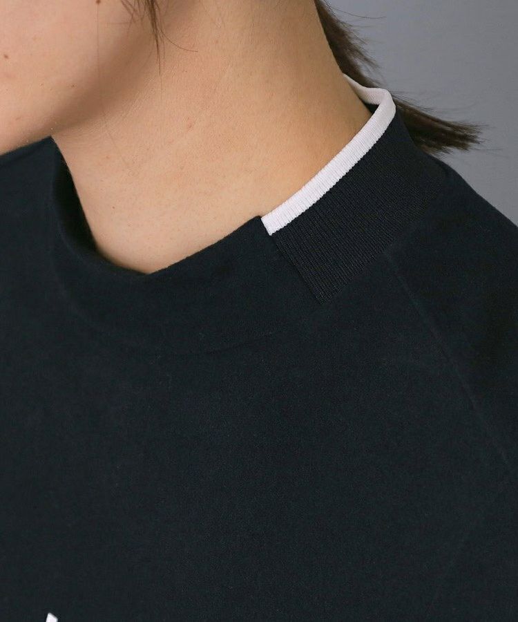 アダバットのハイネックシャツ