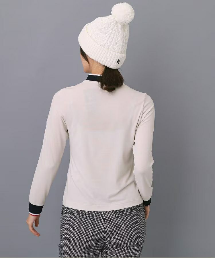 アダバットのハイネックシャツ
