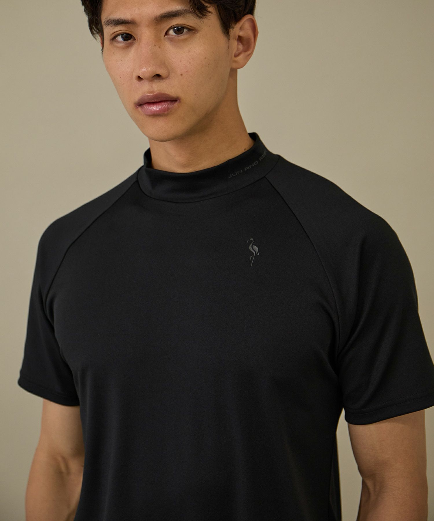 ジュン＆ロペのハイネックシャツ