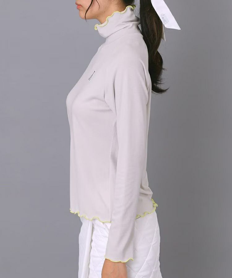 アダバットのハイネックシャツ