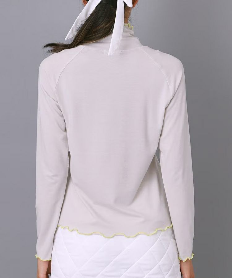 アダバットのハイネックシャツ