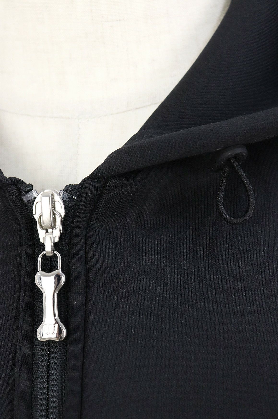 MUスポーツのパーカー