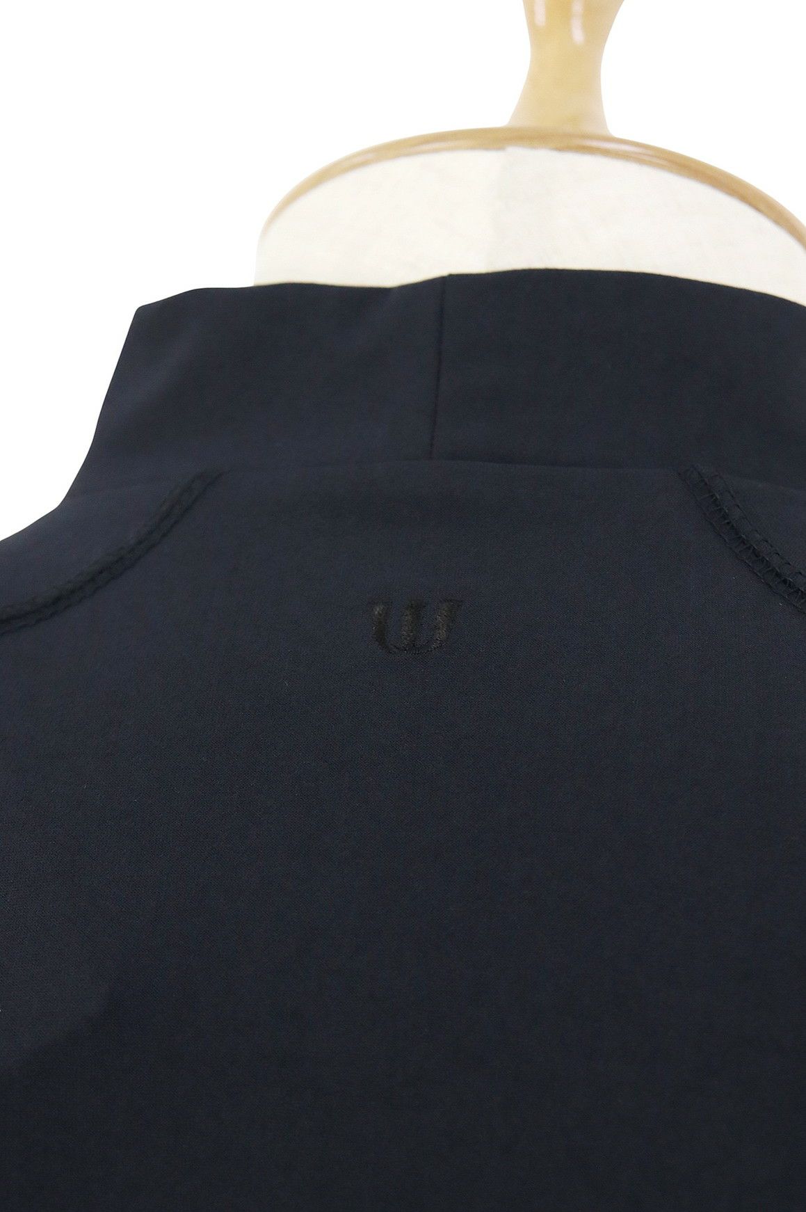 MUスポーツのハイネックシャツ