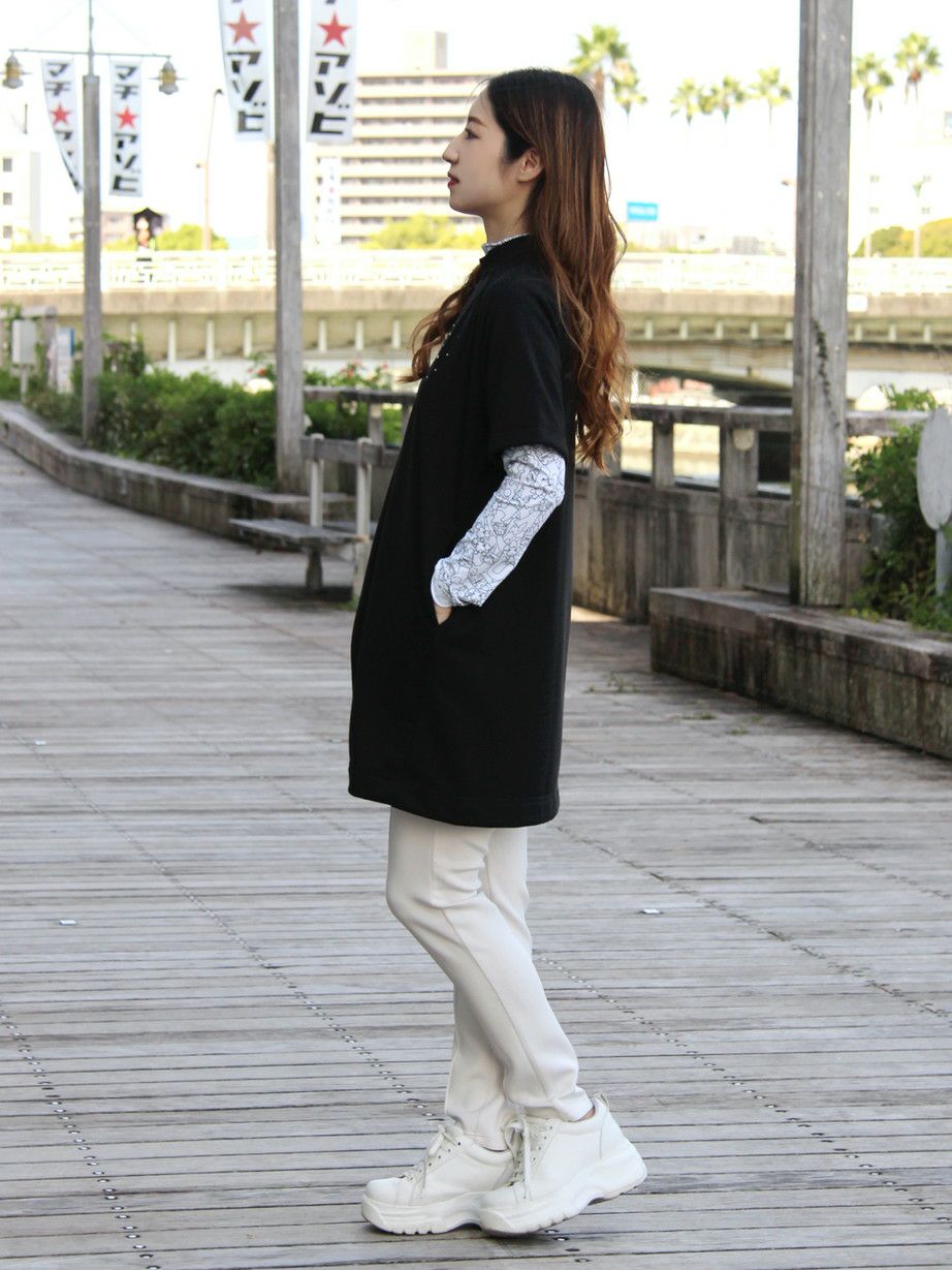 MUスポーツのハイネックシャツ