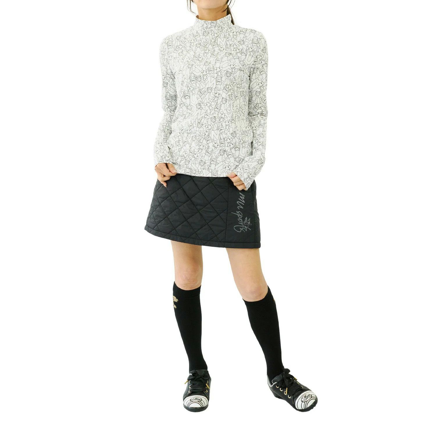 MUスポーツのハイネックシャツ