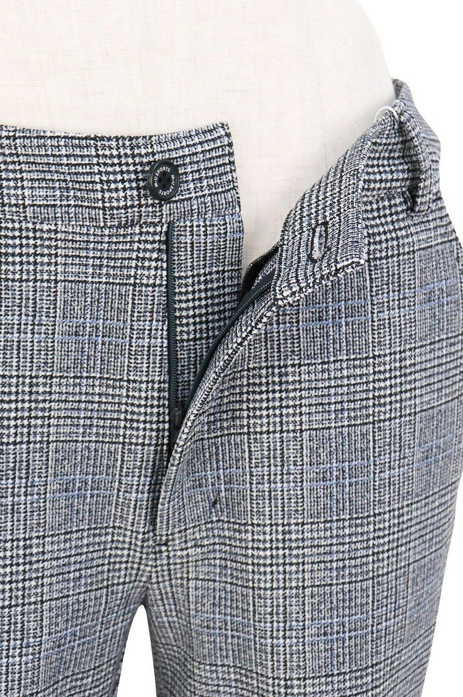 MUスポーツのパンツ