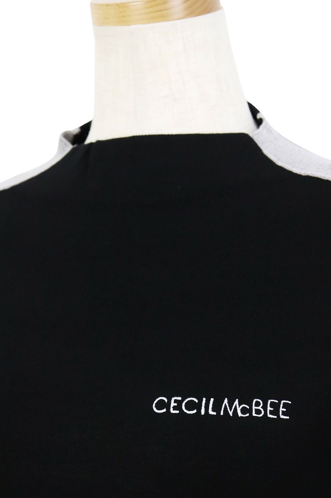 セシルマクビーのセーター