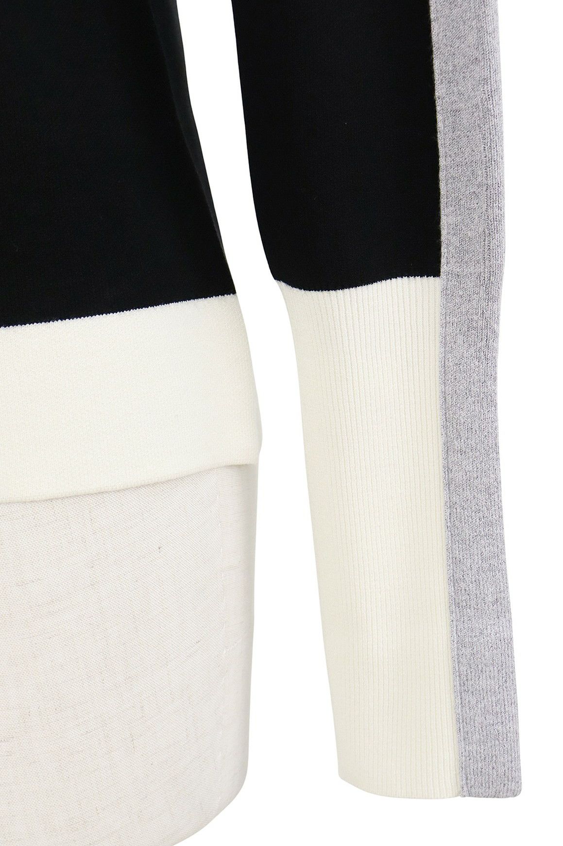 セシルマクビーのセーター