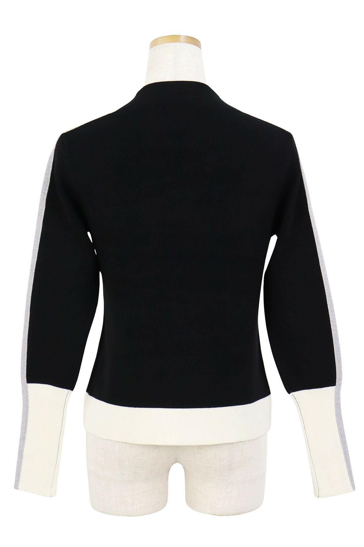 セシルマクビーのセーター