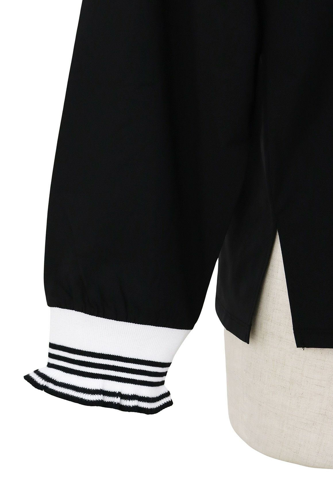 セシルマクビーのハイネックシャツ