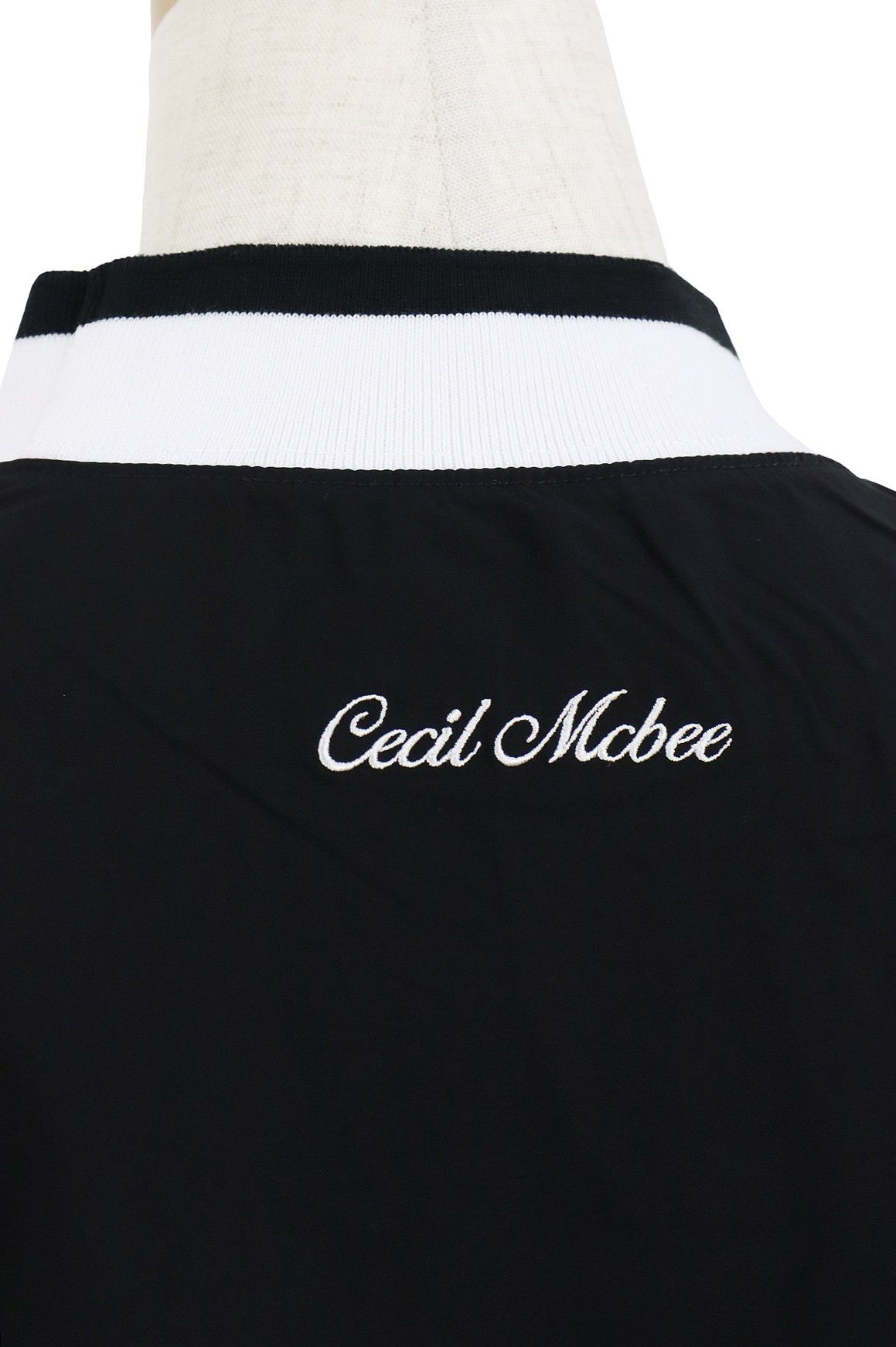 セシルマクビーのハイネックシャツ