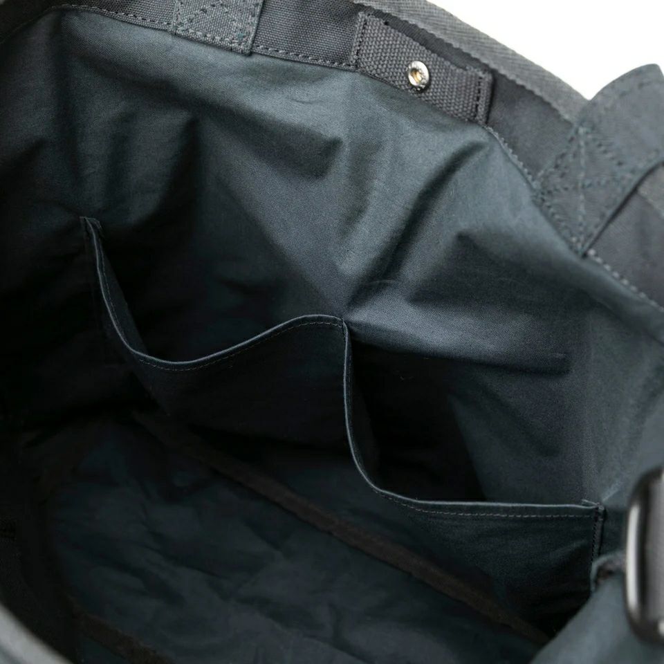 ニューエラのトートバッグ