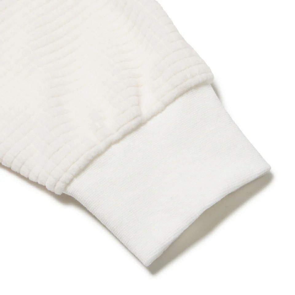 ニューエラのハイネックシャツ