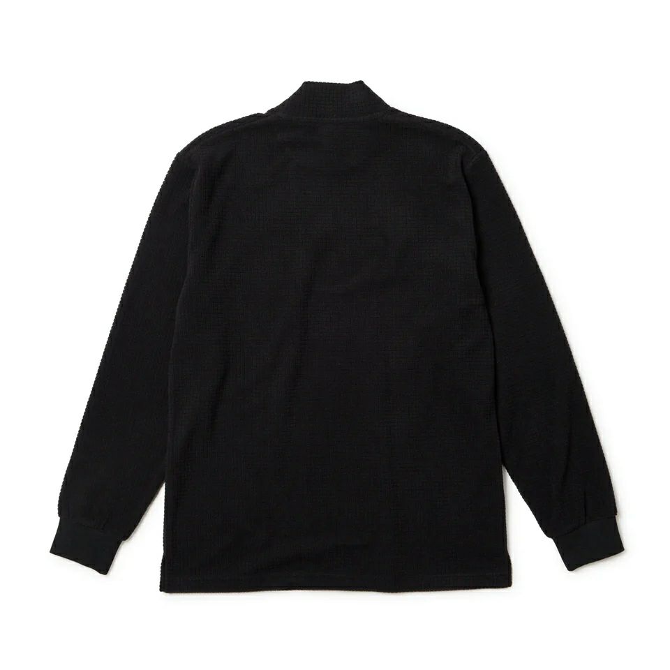 ニューエラのハイネックシャツ