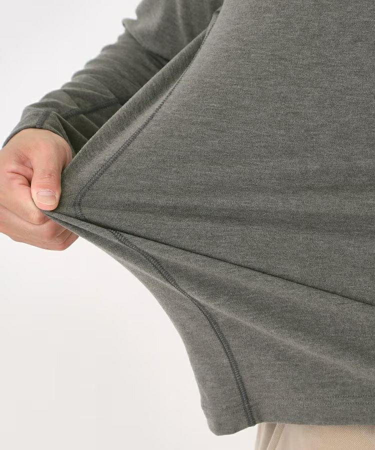 アダバットのハイネックシャツ