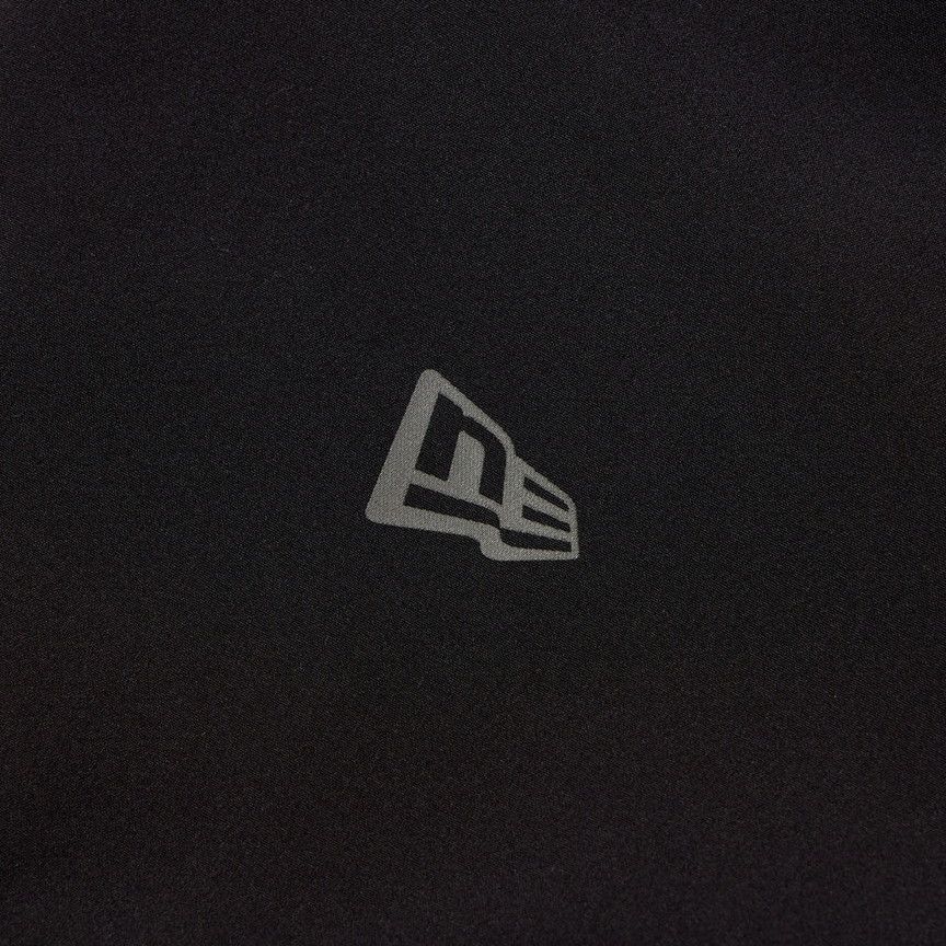 ニューエラのブルゾン