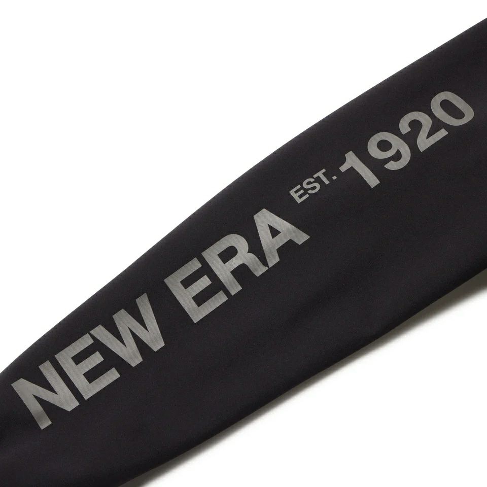 ニューエラのブルゾン