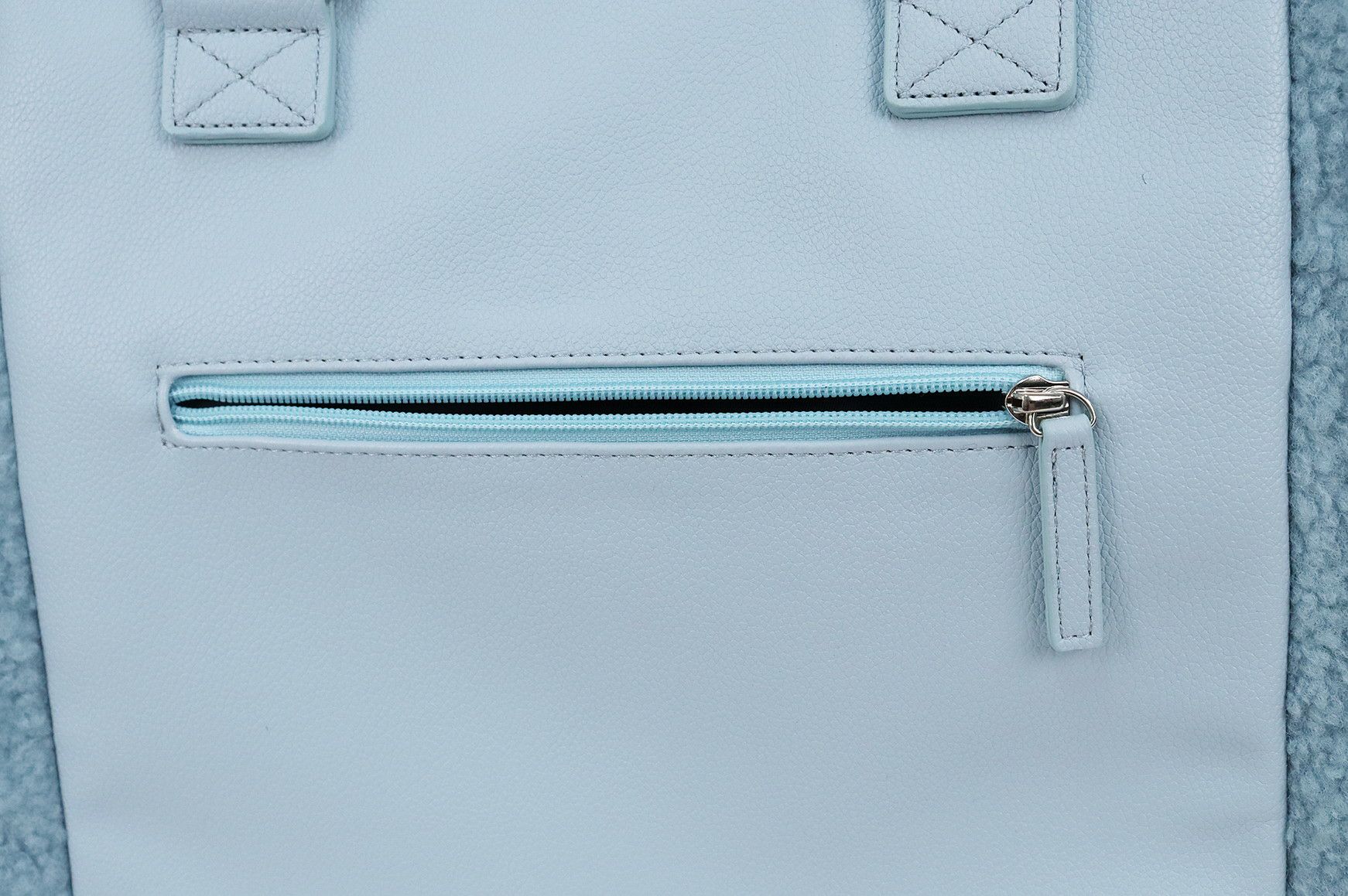 アンパスィのボストンバッグ