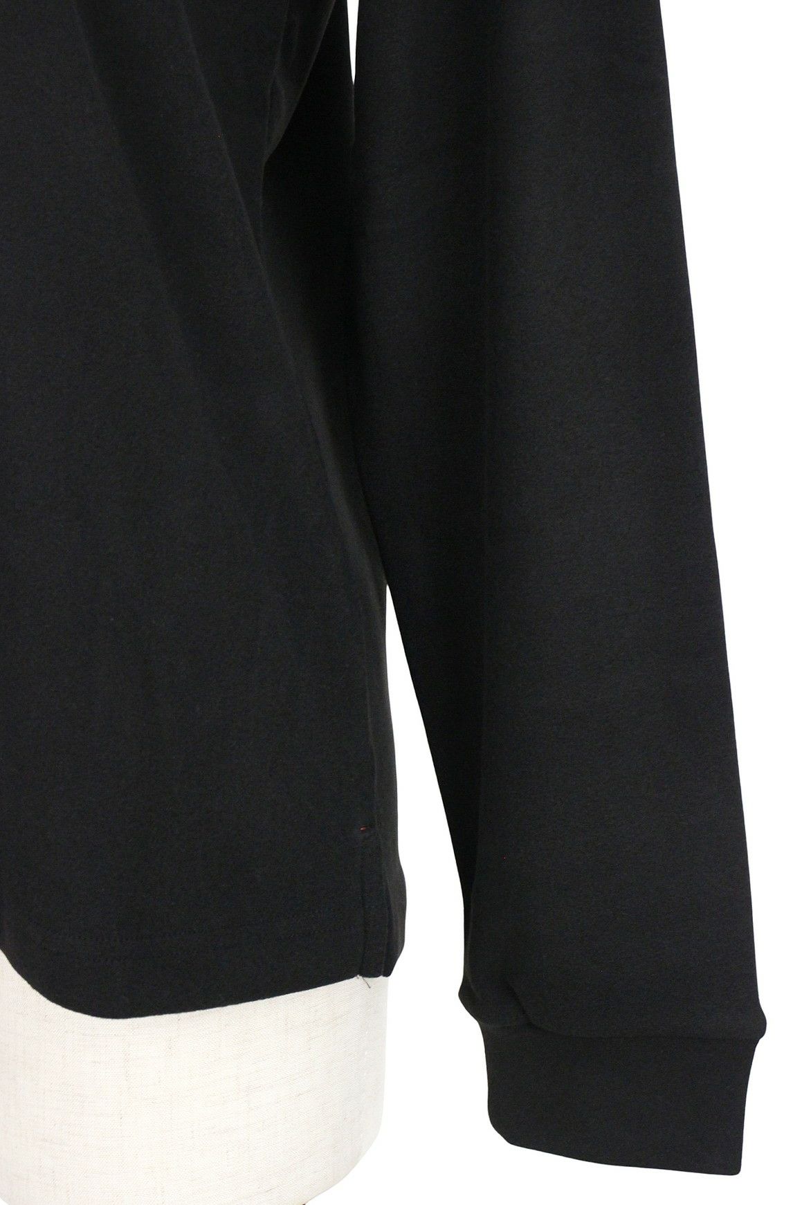 ティーマックのハイネックシャツ