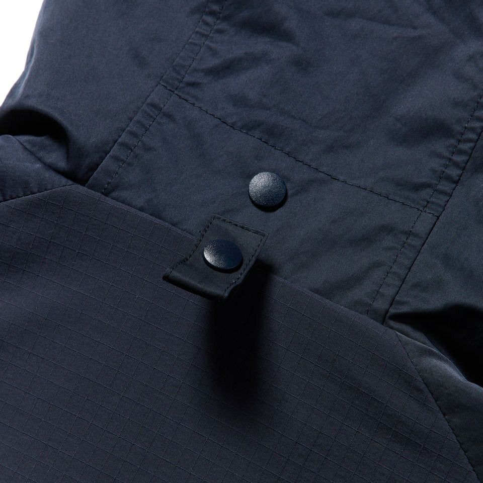 ニューエラのブルゾン