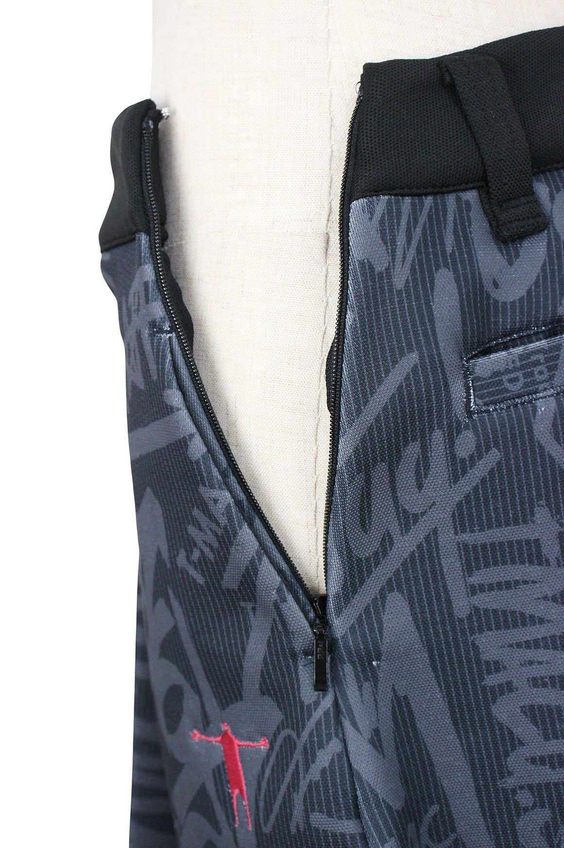 ティーマックのスカート