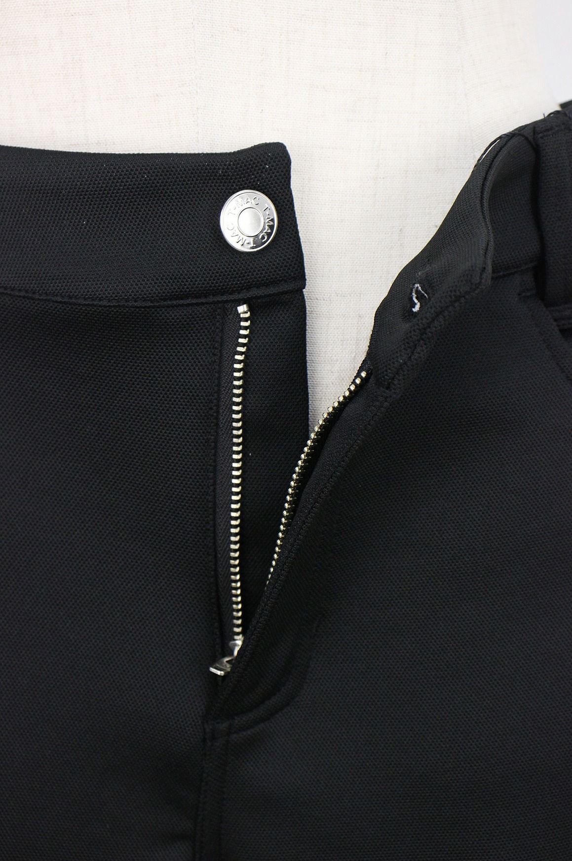 ティーマックのロングパンツ