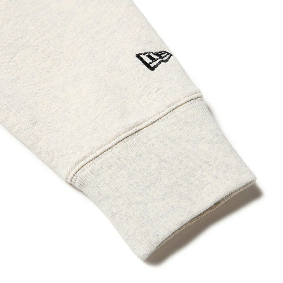 ニューエラのパーカー