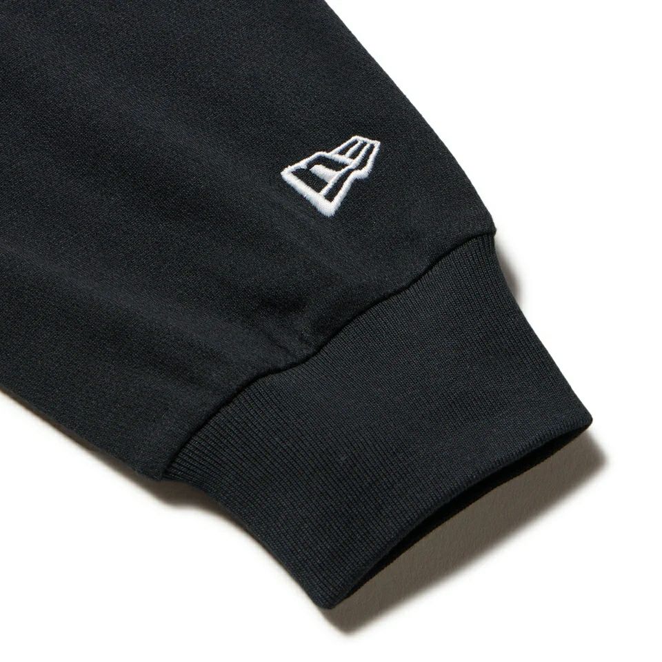 ニューエラのTシャツ