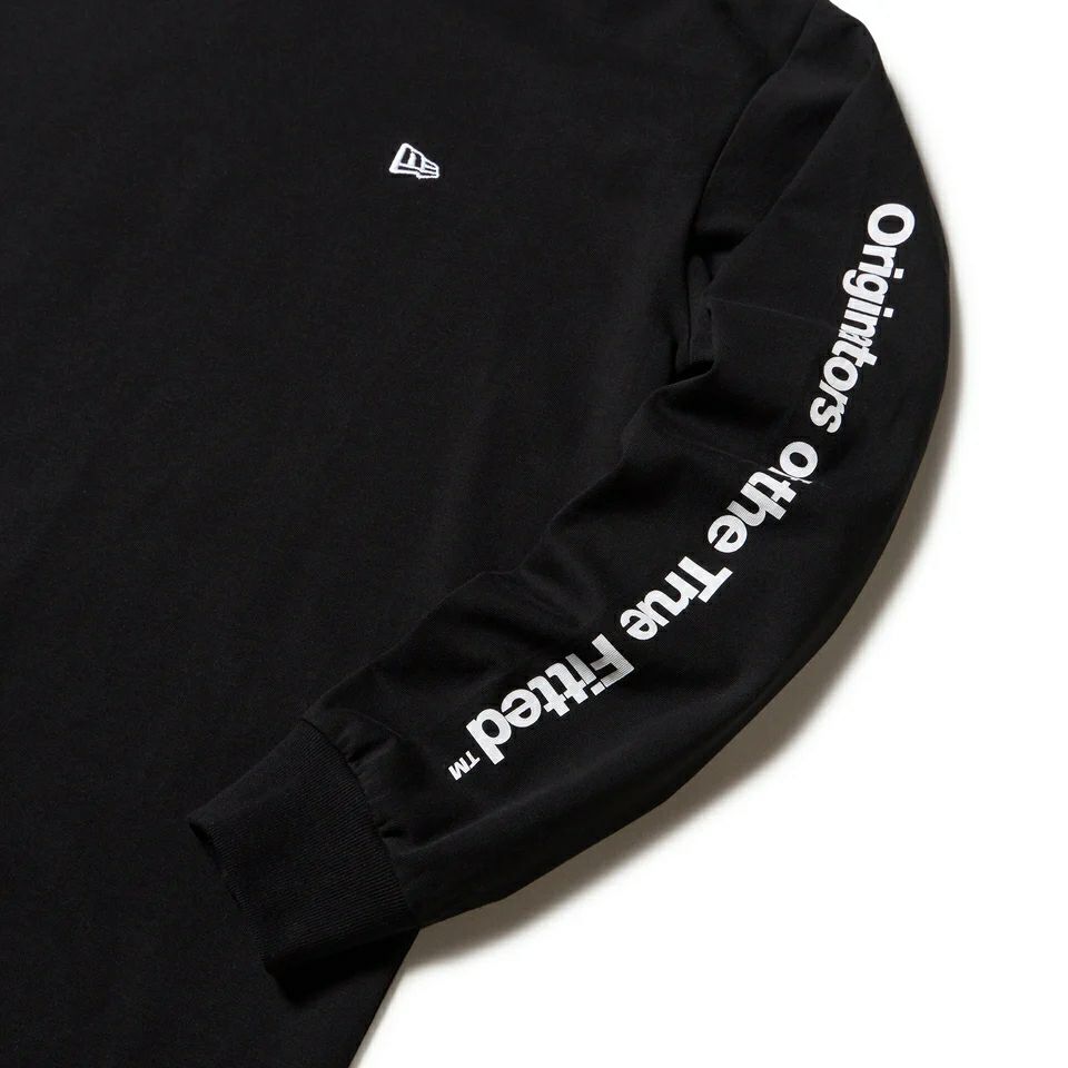 ニューエラのTシャツ