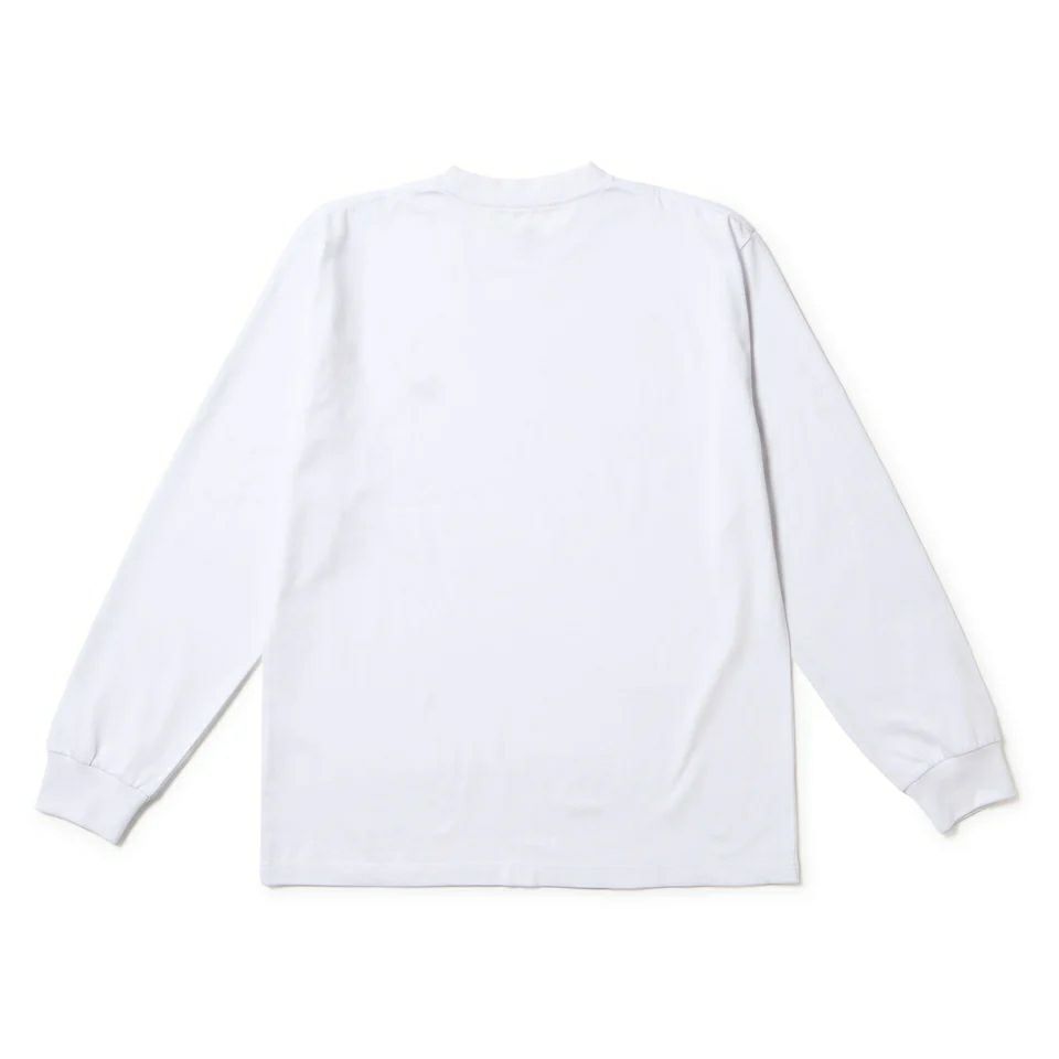 ニューエラのTシャツ